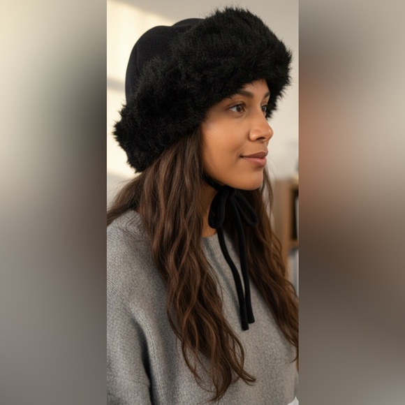 Linda Lundstrom Black Faux Fur Lining Poly Blend Hat Made in Canada One Size - Picture 1 of 6